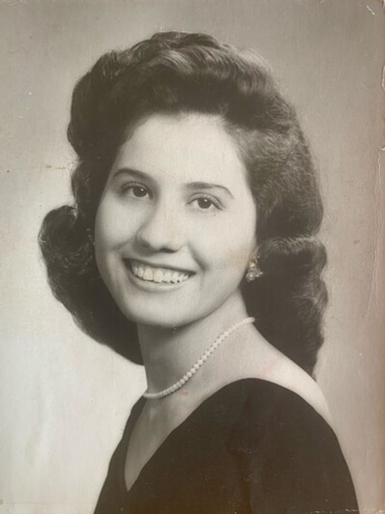 Lupita Y Castillo Profile Photo