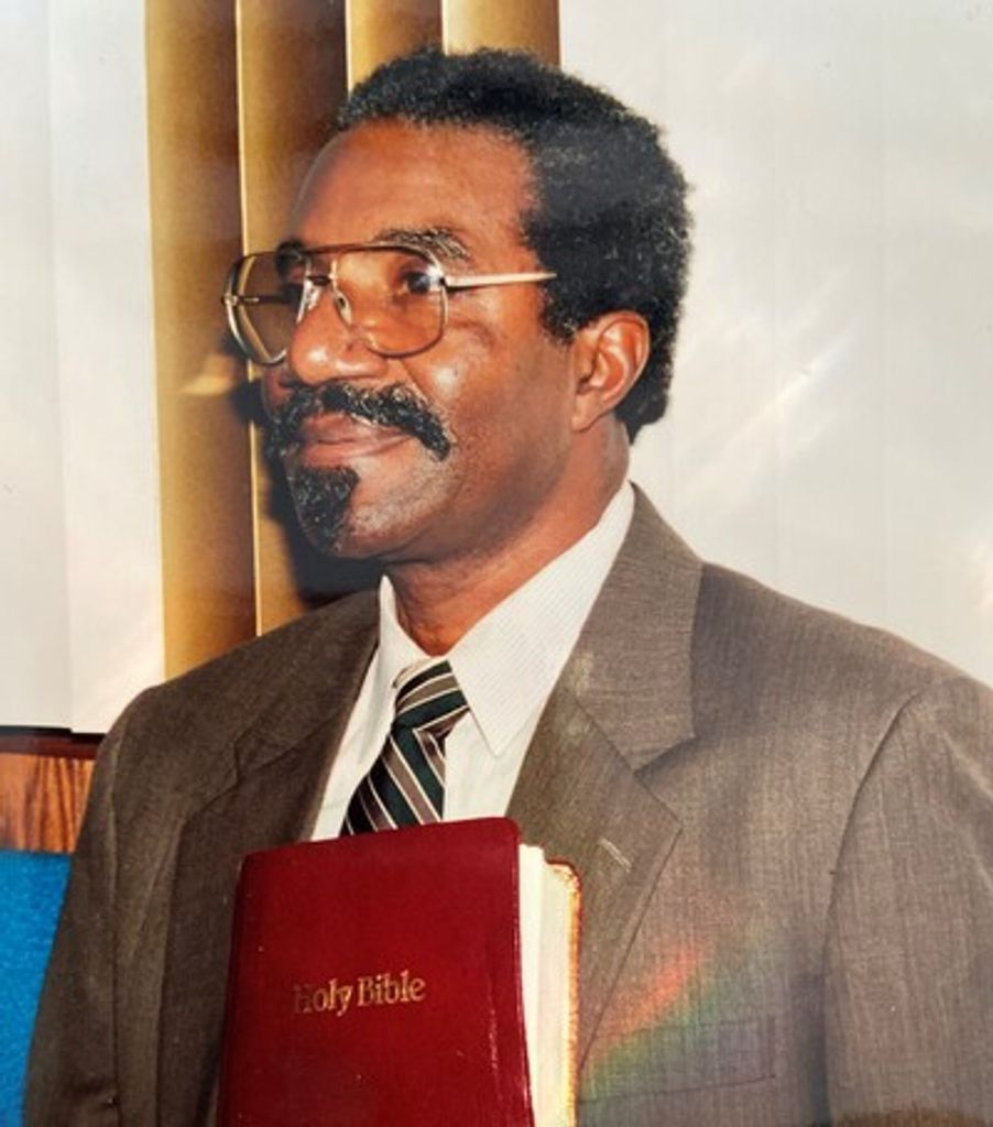 Robert Moore Jr. Profile Photo