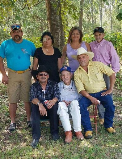 Armando Hinojosa photo gallery thumbnail 14 of 47