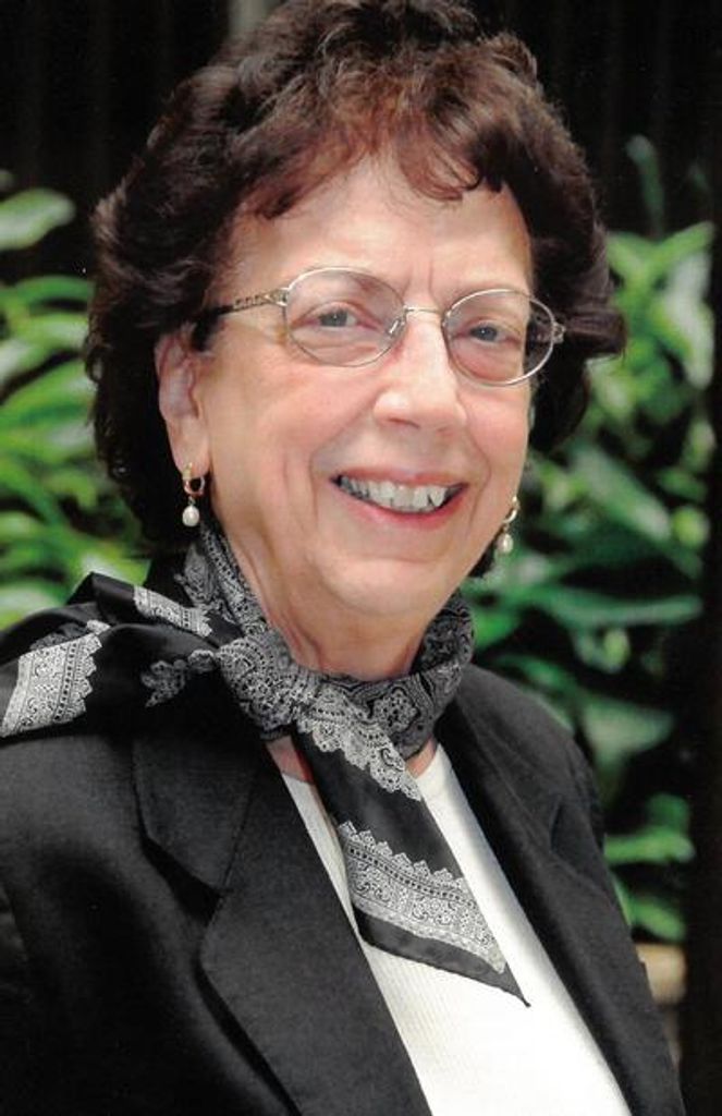 Dr. Anne Lippert Profile Photo