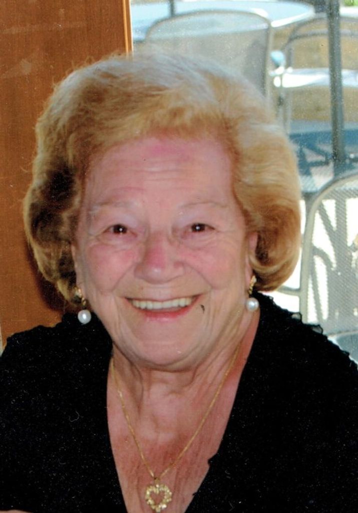 Aurora S.   "Lola" (Moffi)  Celozzi Profile Photo