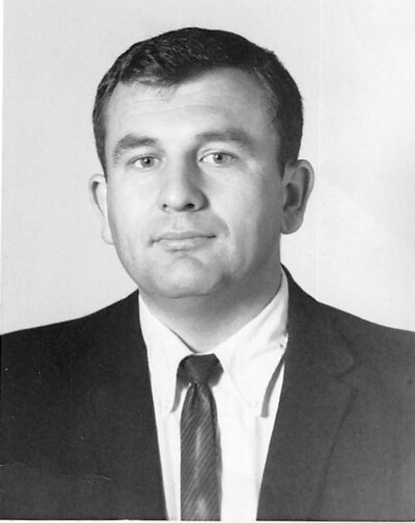 Dr. Robert S Boggs Profile Photo