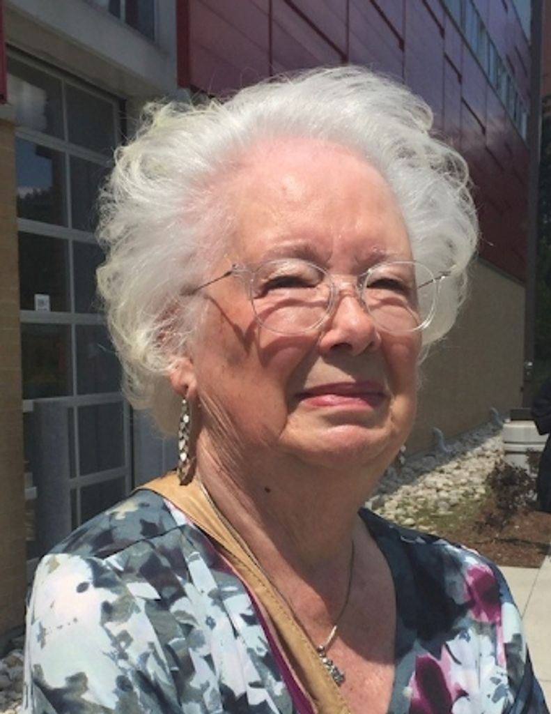 Sandra Brownlee Profile Photo