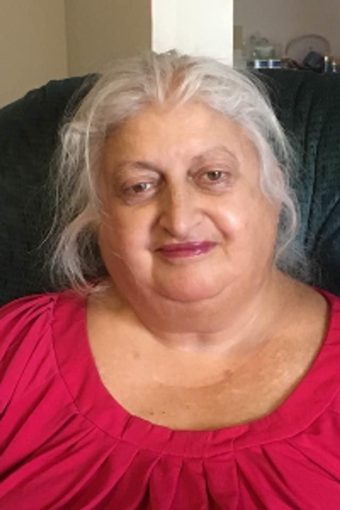 Lori Tavares Profile Photo
