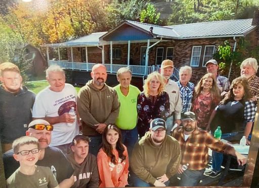 Dean Eversole photo gallery thumbnail 81 of 137