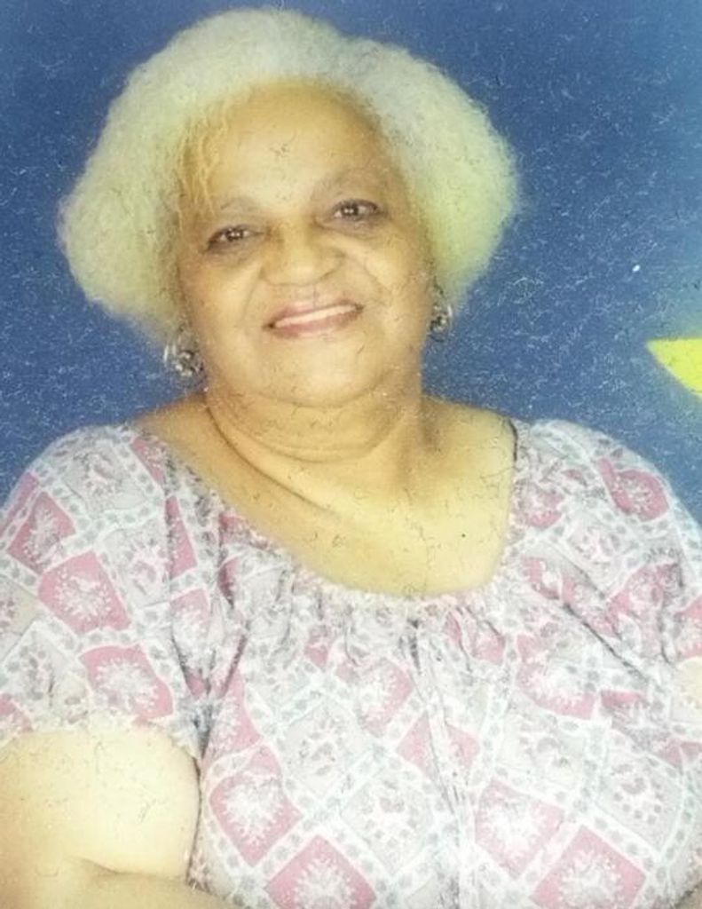 Selena Bell Tucker Profile Photo