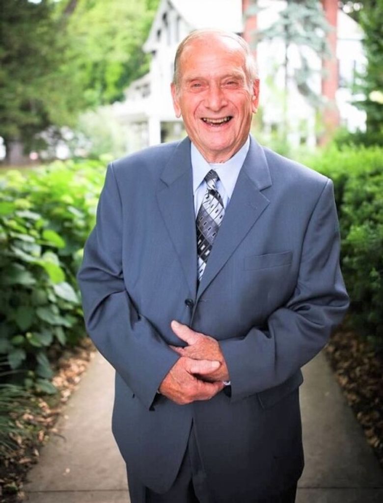 Kenneth Moore, Sr.