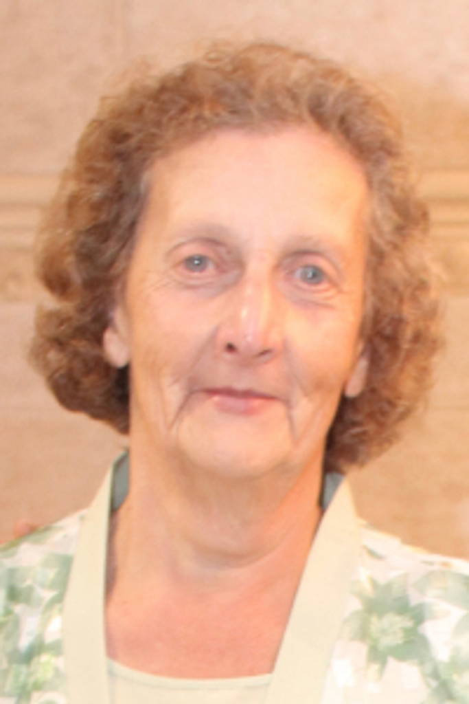 Sandra (Medeiros) Dedeus