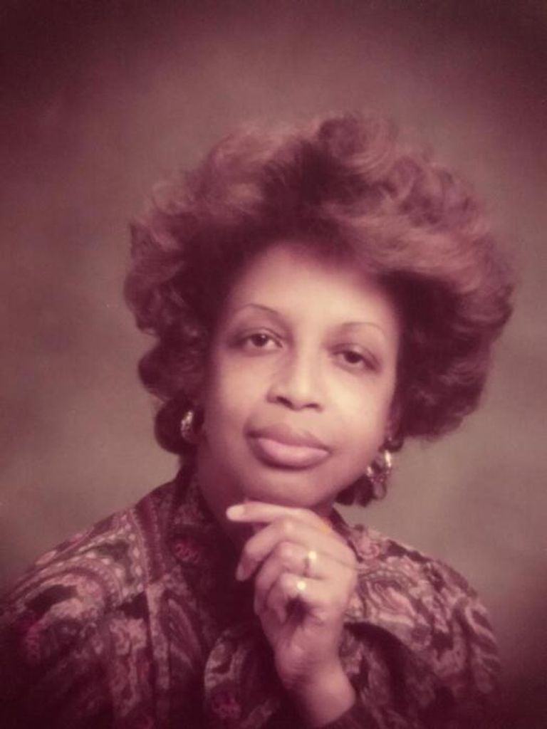 GLORIA SMITH