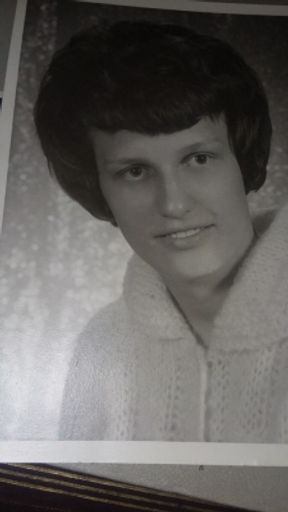 Linda Rae Pittman photo gallery thumbnail 5 of 5