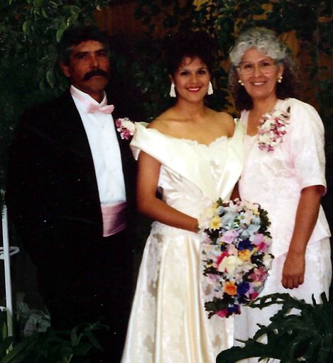 Yolanda C. Gonzalez photo gallery thumbnail 88 of 357