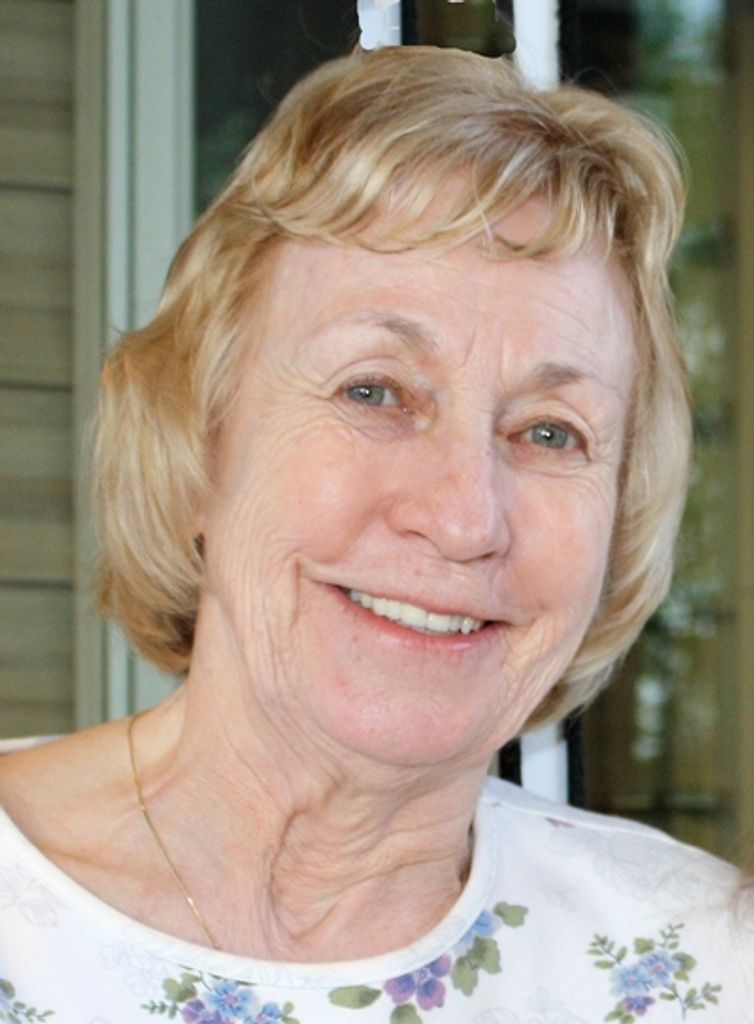 Christine Louise Bell Profile Photo