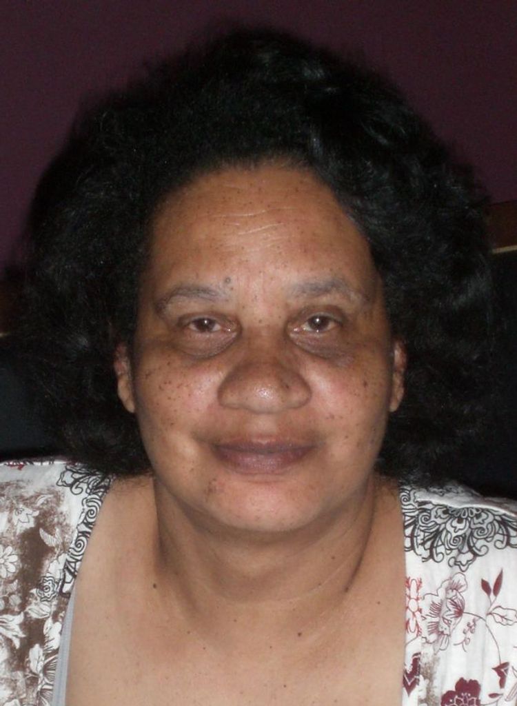 Charyree L Smith