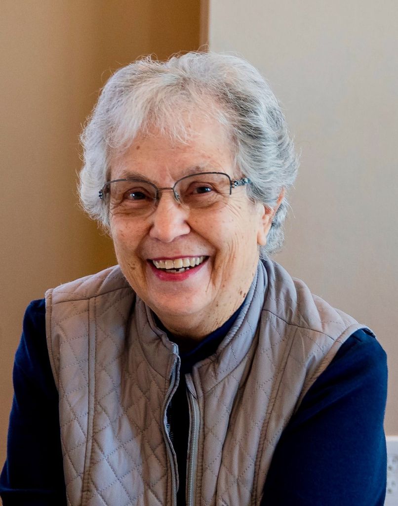 Katherine Gianoutsos Straw Profile Photo