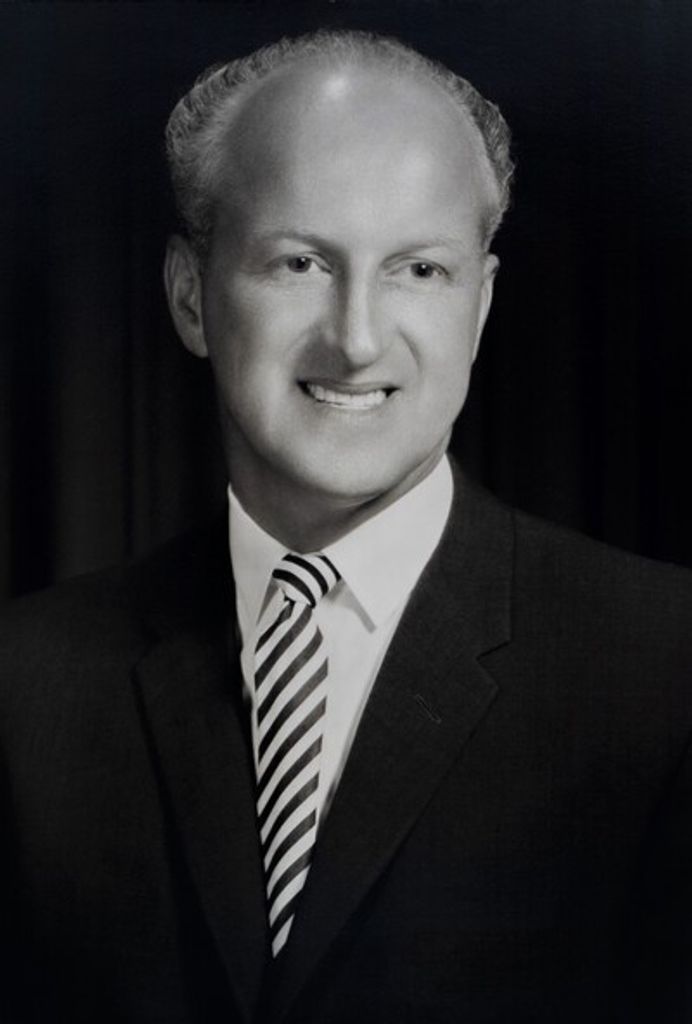 William "Bill" Gordon Comer