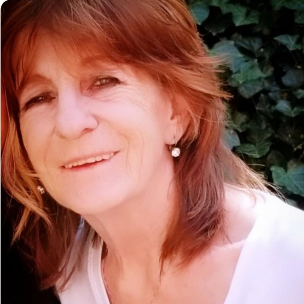 Lisa Helena Santoro Profile Photo