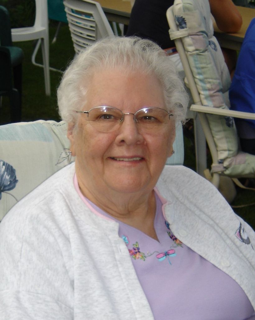 Dolores Lee