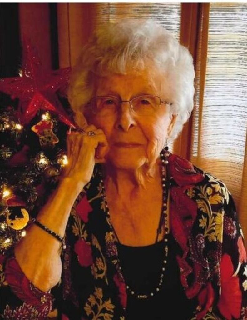 Lois "Toots" Mae (Willie) Filipek Profile Photo