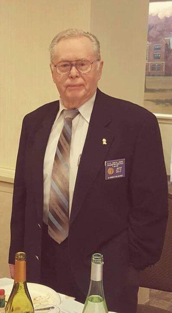 Carlos J. Munoz Profile Photo