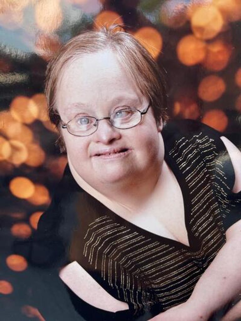 Betsy Louise Lynch Profile Photo