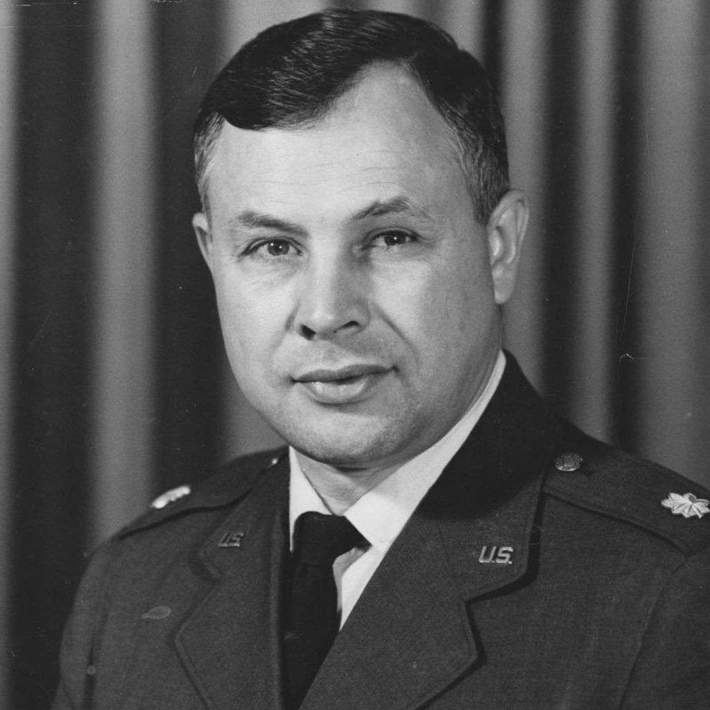 Col. Wallace  Donald   Gillespie