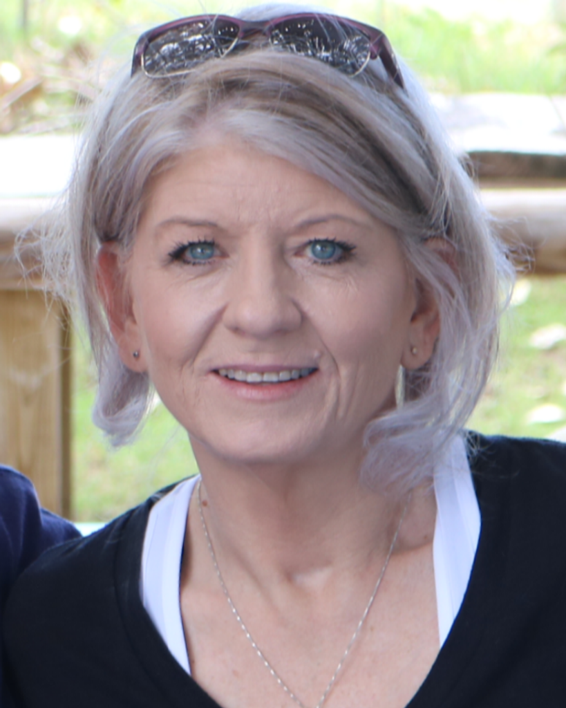 Elizabeth Marie Flores Profile Photo