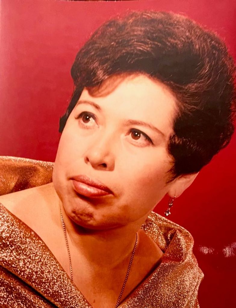 Victoria Comparan