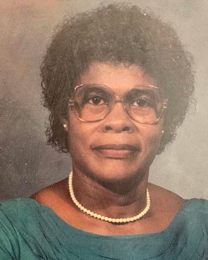 Essie B. Fields's obituary image