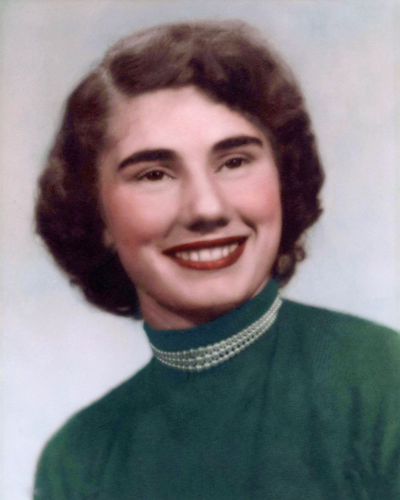 Claudia Decker Roche