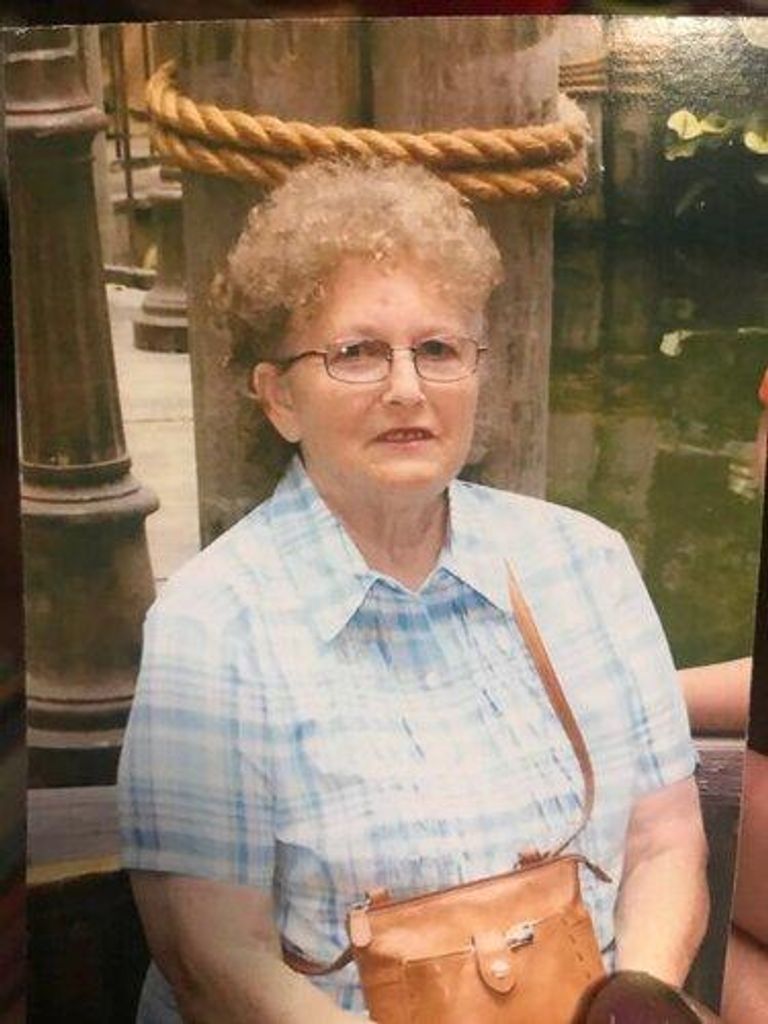 Lexie Lee (Luster) Crabtree Profile Photo