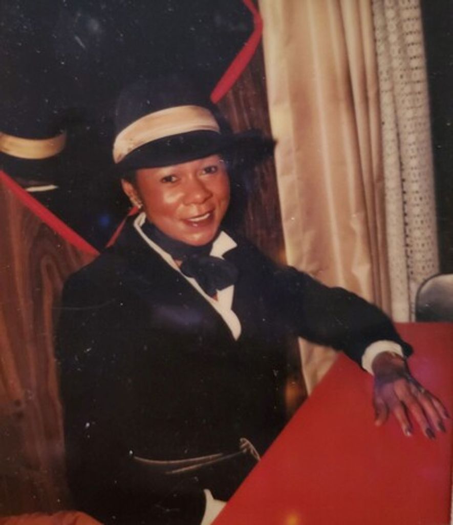 Mobelia Burnett Hunt