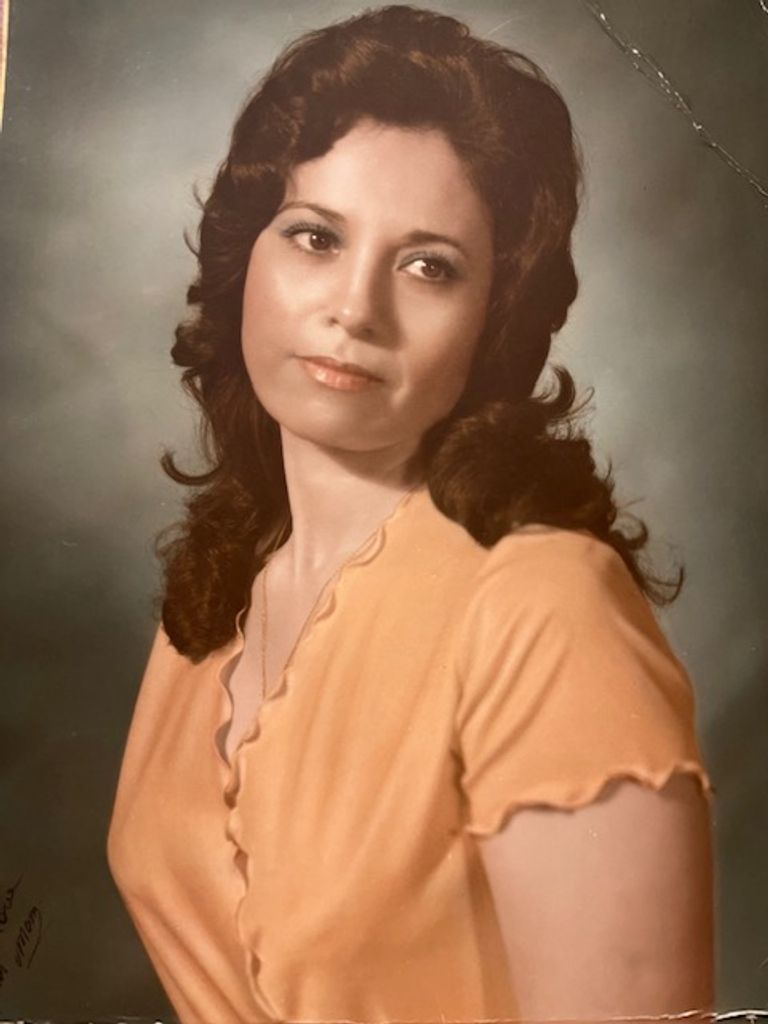 Emily Robledo Profile Photo
