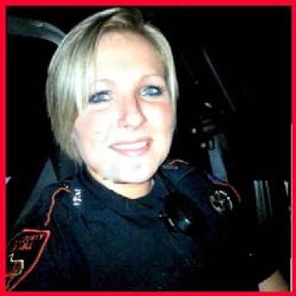 Nicollette "Paige" Saunders