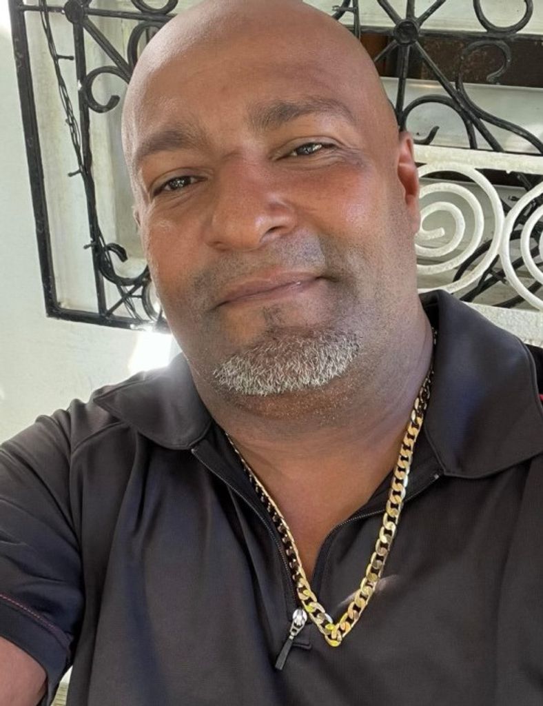 Carlos A. Castro Hernandez Profile Photo