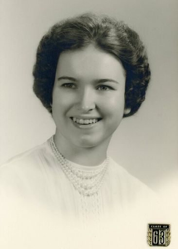 Roberta Seavey photo gallery thumbnail 15 of 61
