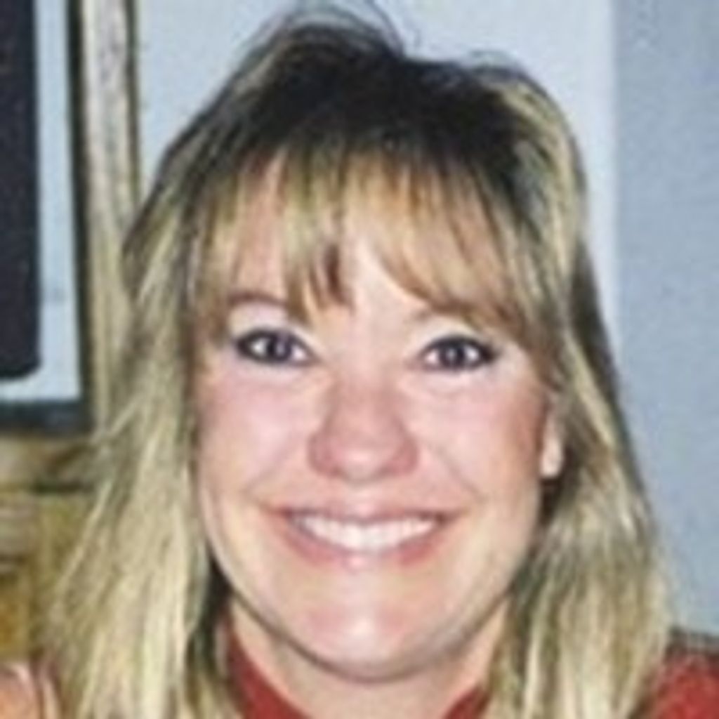 Stephannie Laura Lowe