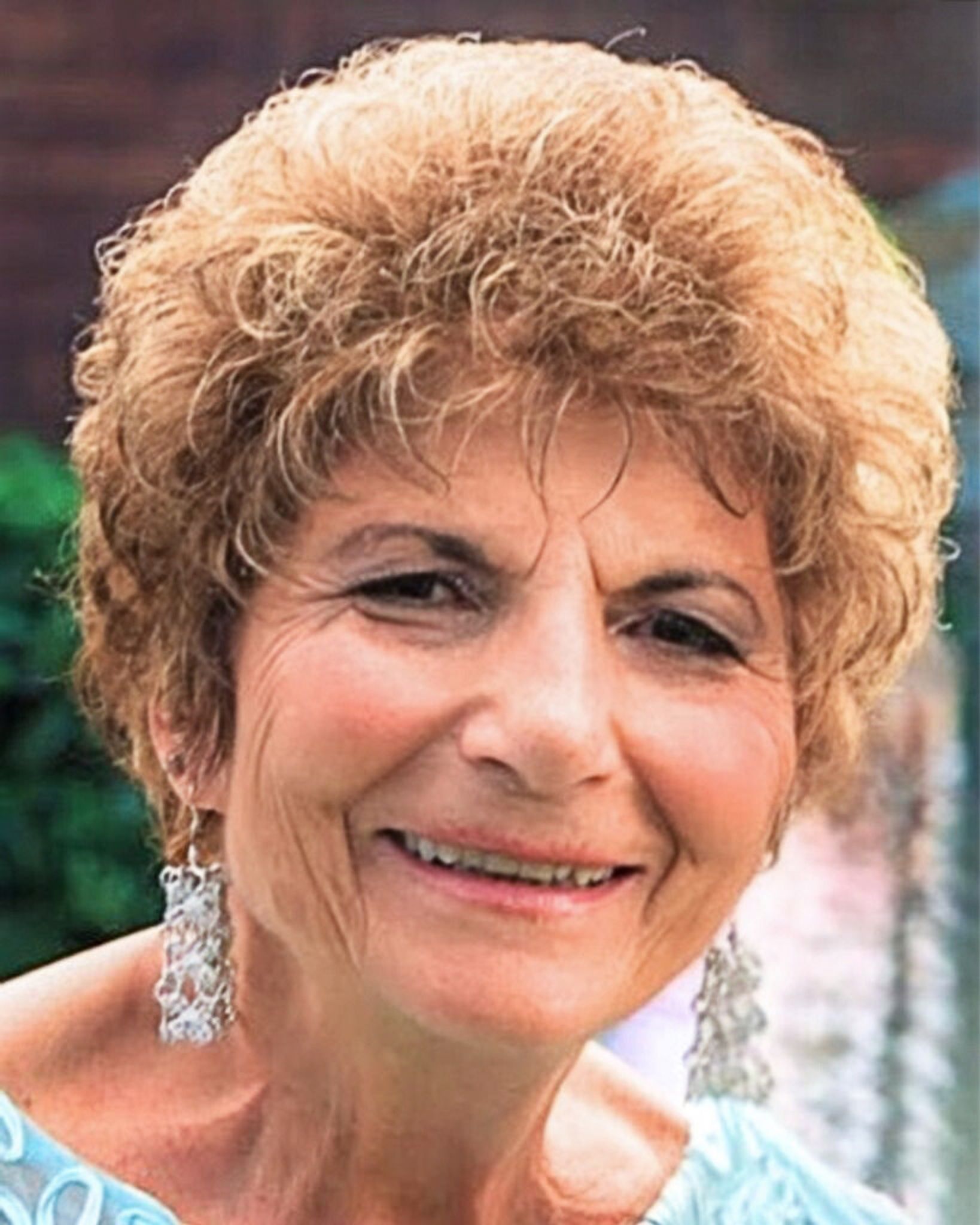 Diana L. Burton - Baker Swan Funeral Home, image size:1638x2048