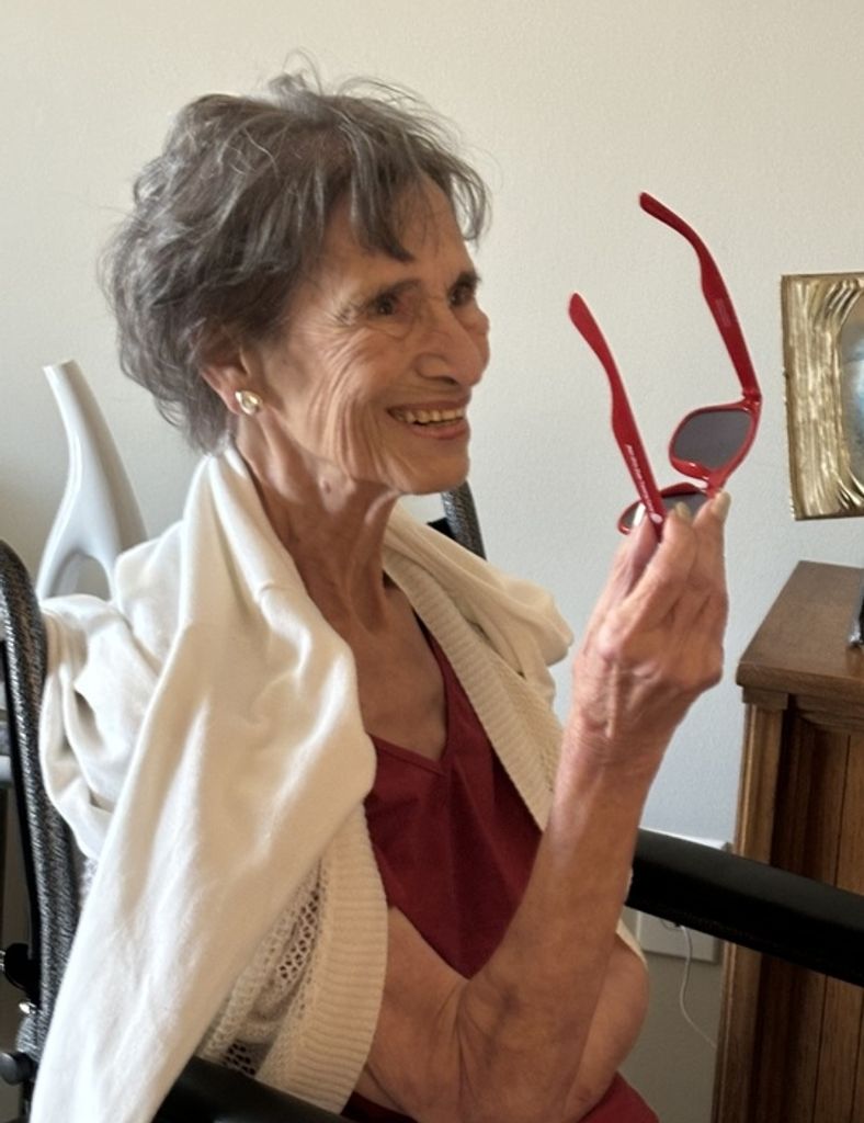 Joan Skufis Phillips  Profile Photo