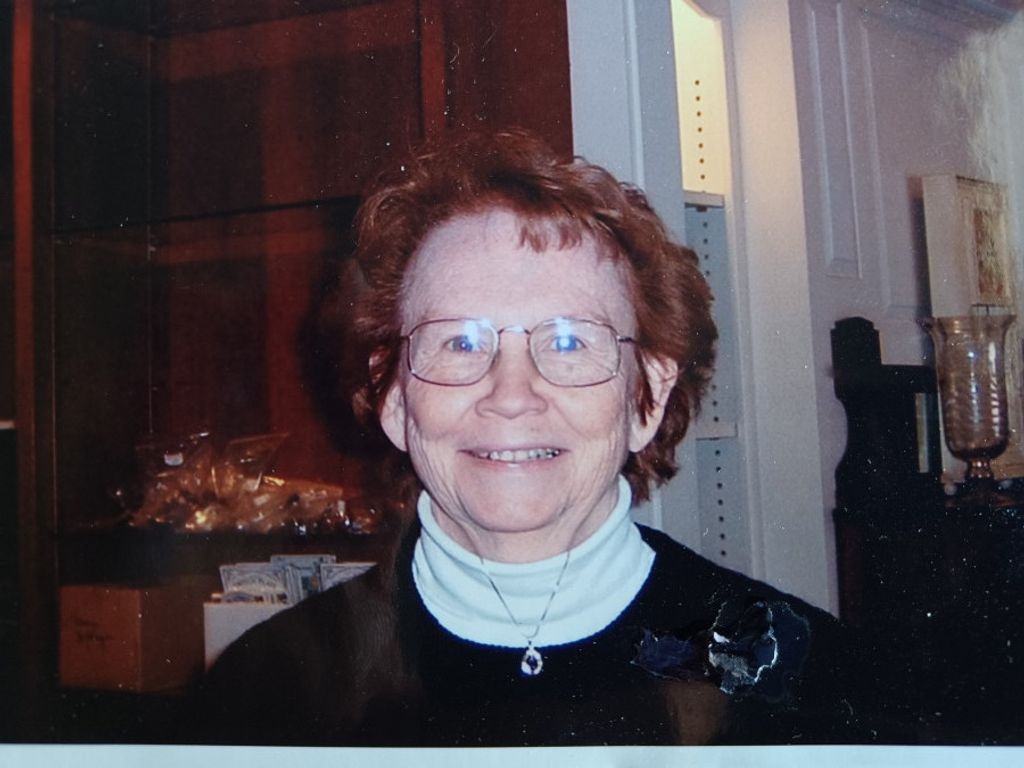 Lorraine 'Red' Marlene (Courtney) Esler Profile Photo