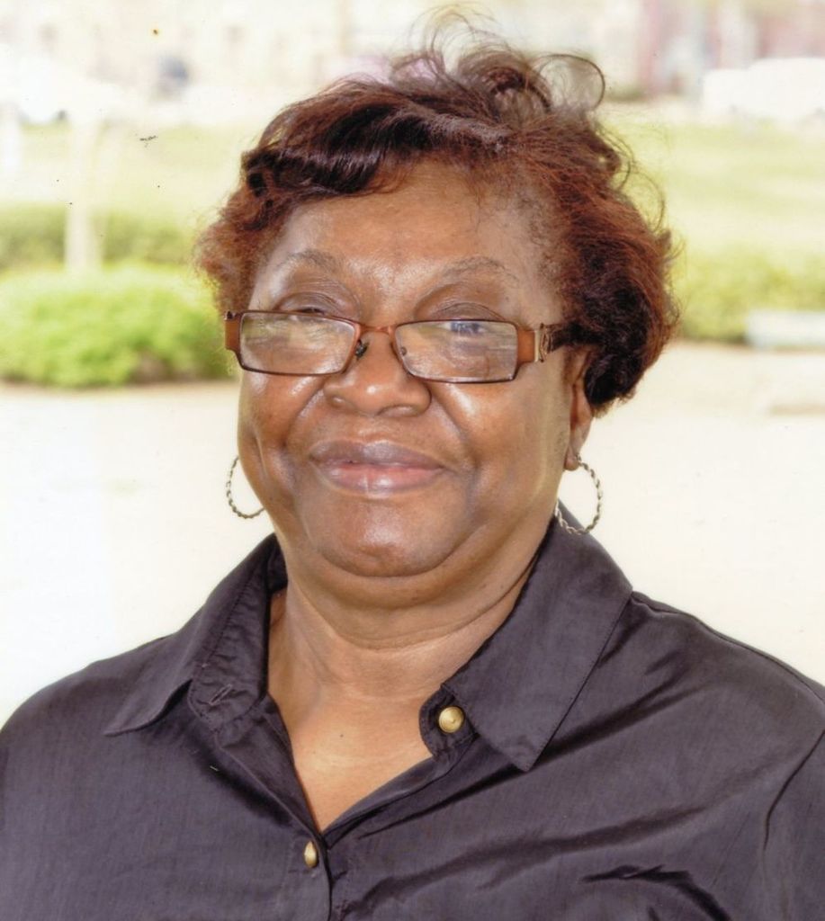 Minnie Simmons Profile Photo