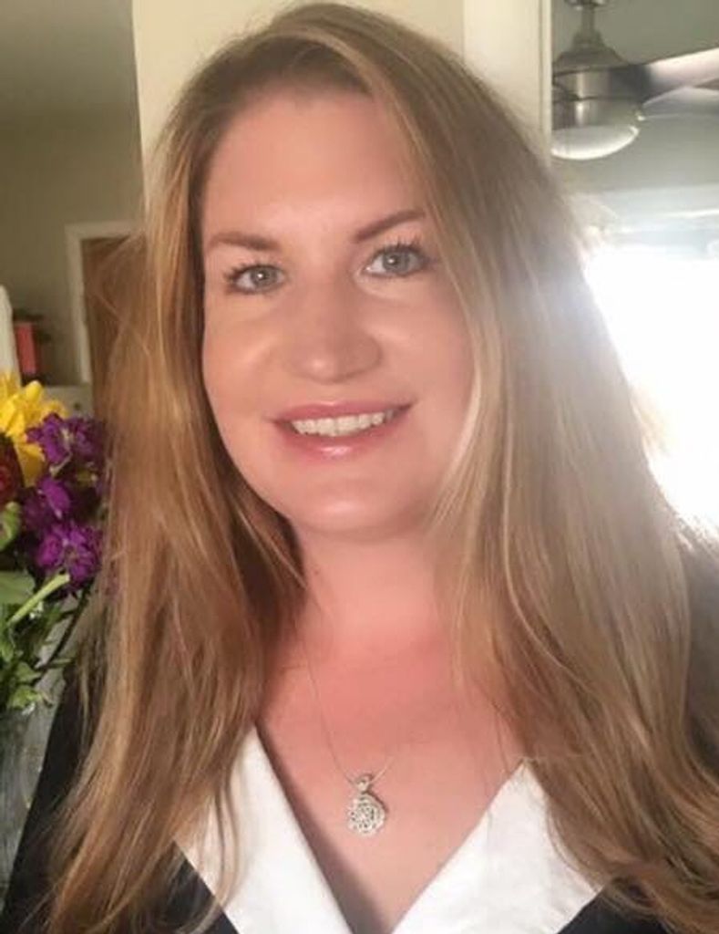 Jamie Lou Hall Datelle Profile Photo