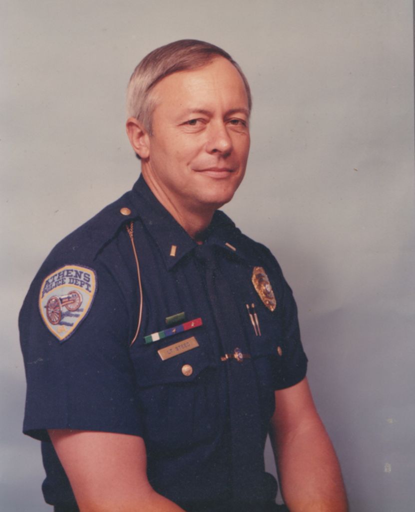 Hill "Dickey" Wynn Steed , III
