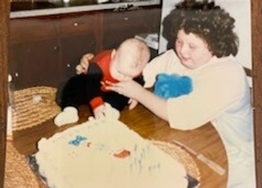 Anna Marie Holt photo gallery thumbnail 22 of 80