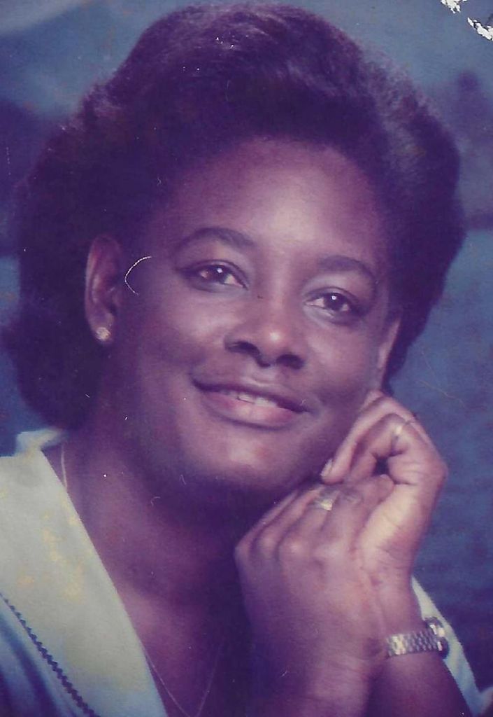 Ms. Aileen Ogilvie-Lee Profile Photo