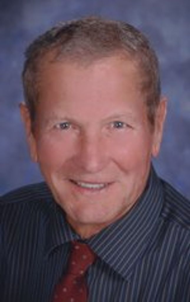 Lloyd "Tinner" Lynn Jones Profile Photo