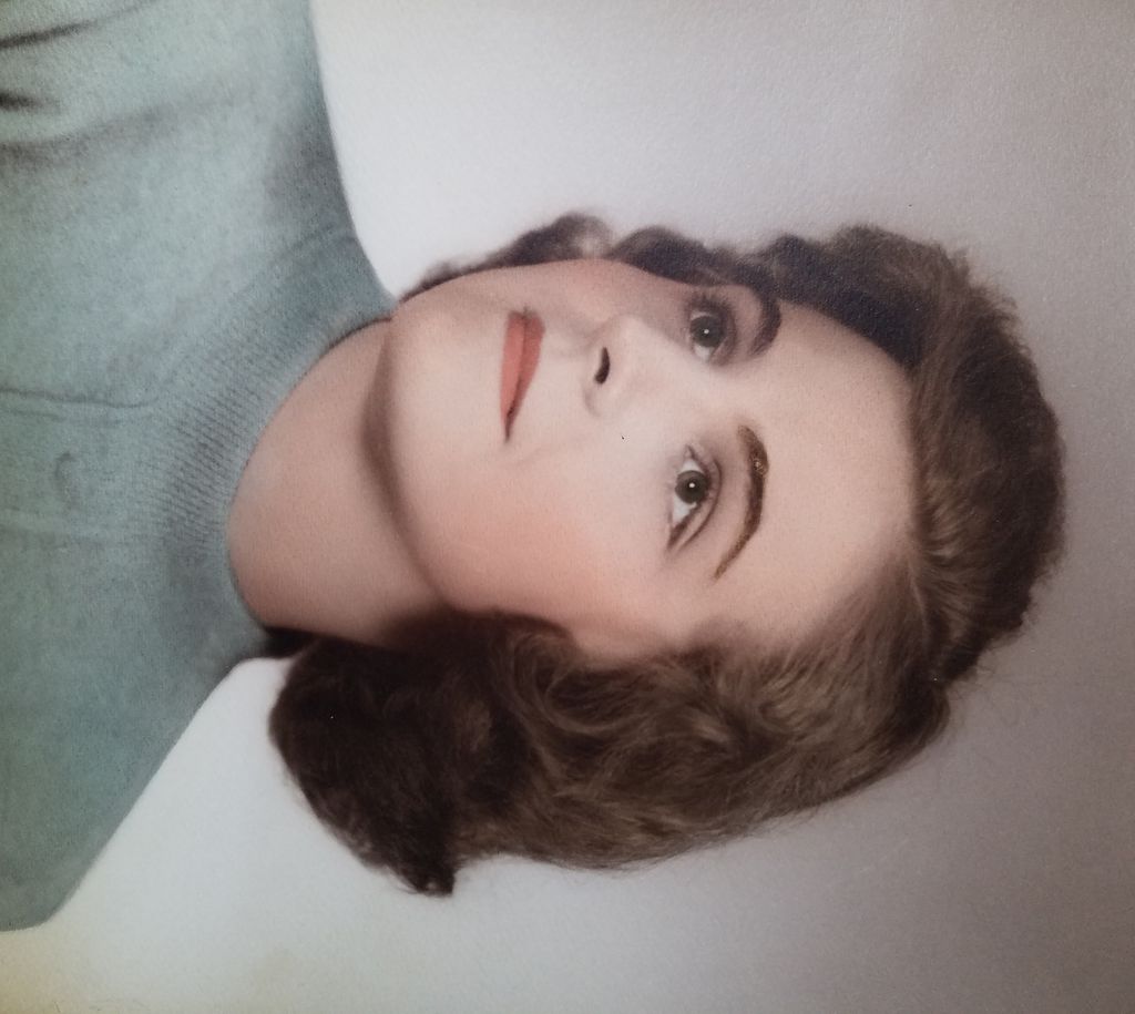Elizabeth J. Crombie (nee Takacs) Profile Photo