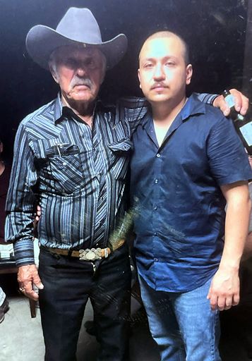 Adolfo Quintanilla photo gallery thumbnail 74 of 80