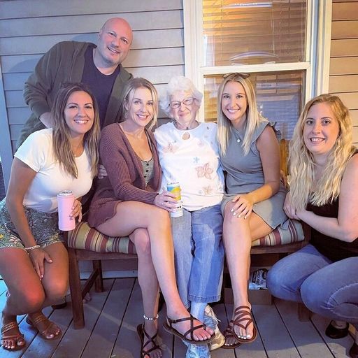 Lori Newcomb photo gallery thumbnail 16 of 130