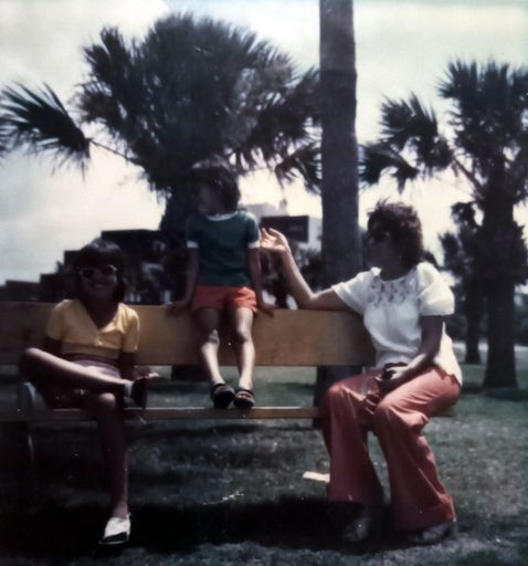 Yolanda C. Gonzalez photo gallery thumbnail 30 of 357