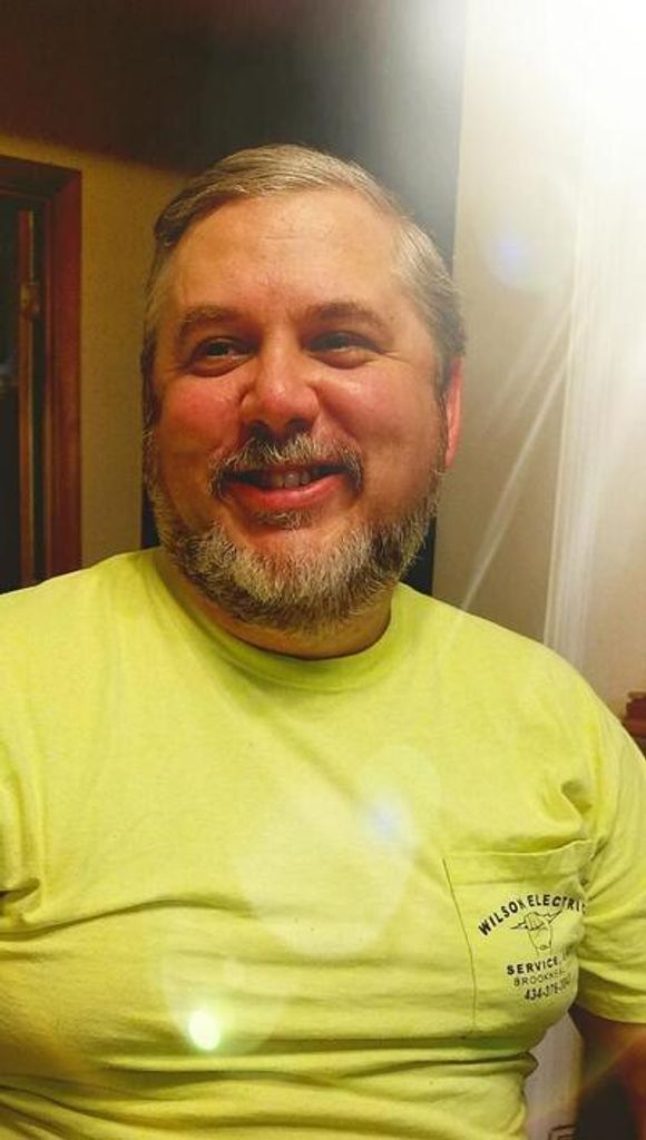 Daniel Eric Wilson Profile Photo